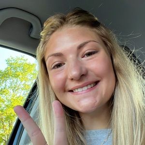 Meet your Posher, Delaney